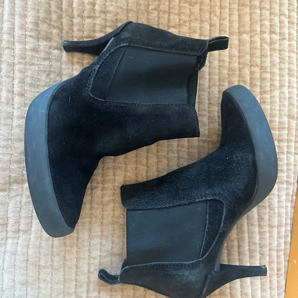 Pedro Garcia Black Chelsea Heeled Boots